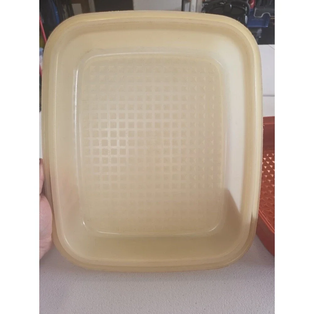 Tupperware Meat Keeper Marinade Container  With Lid Paprika Red 1294-1 Vintage